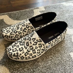 Snow Leopard Tom’s - size 8.5